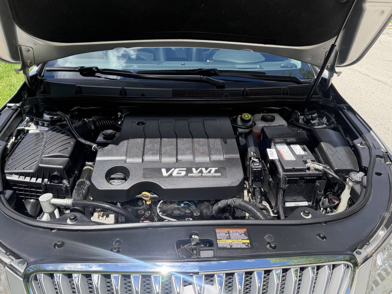 Used 2010 Buick LaCrosse CXS w/ Touring Package FWD image 24