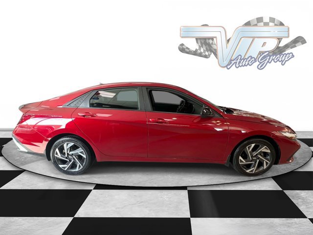 Used 2025 Hyundai Elantra Sport image 3