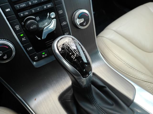 Used 2015 Volvo S60 T6 image 43