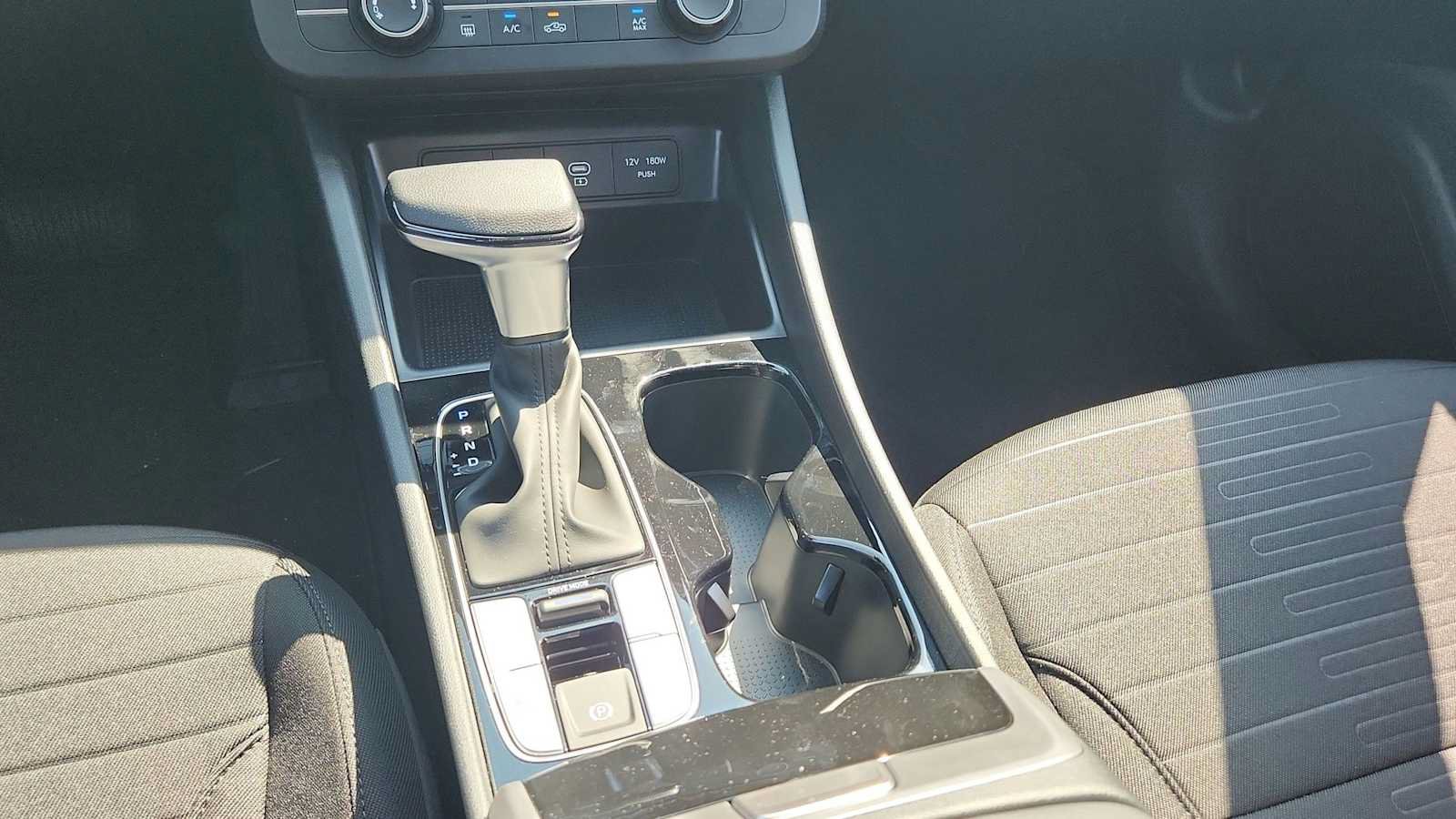 Used 2025 Hyundai Santa Cruz SE FWD image 22