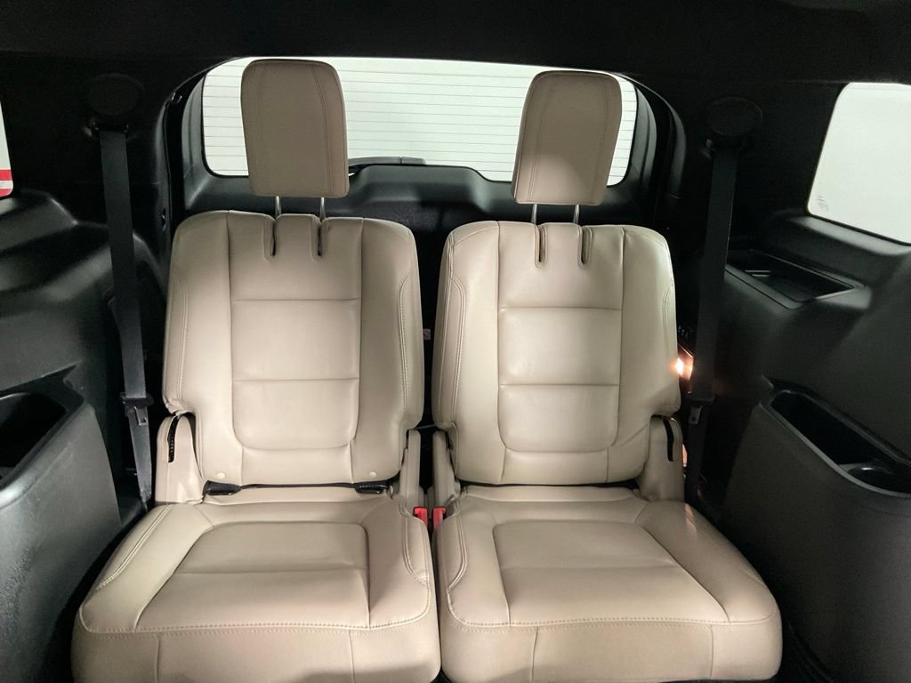 Certified 2018 Ford Explorer Limited FWD image 16