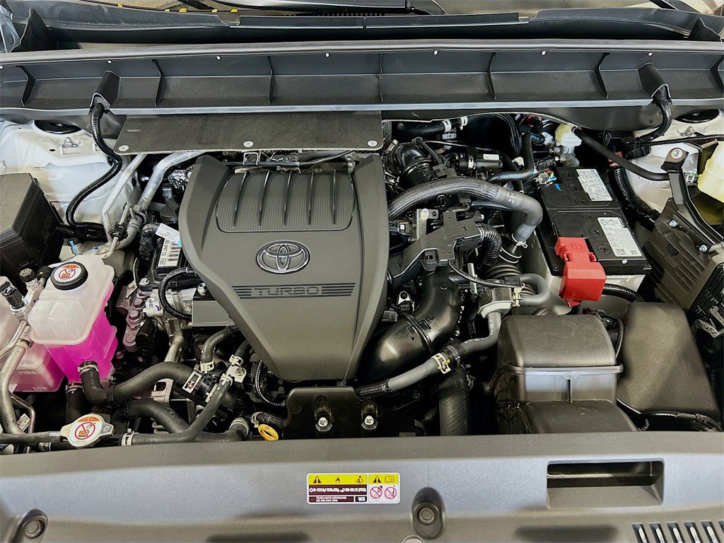 New 2025 Toyota Highlander Platinum image 29