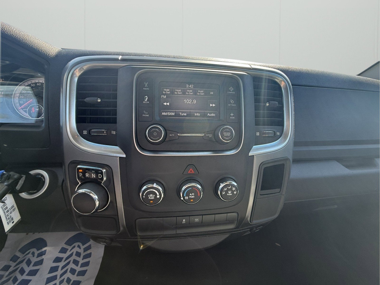 Used 2022 RAM 1500 Classic SLT RWD image 11
