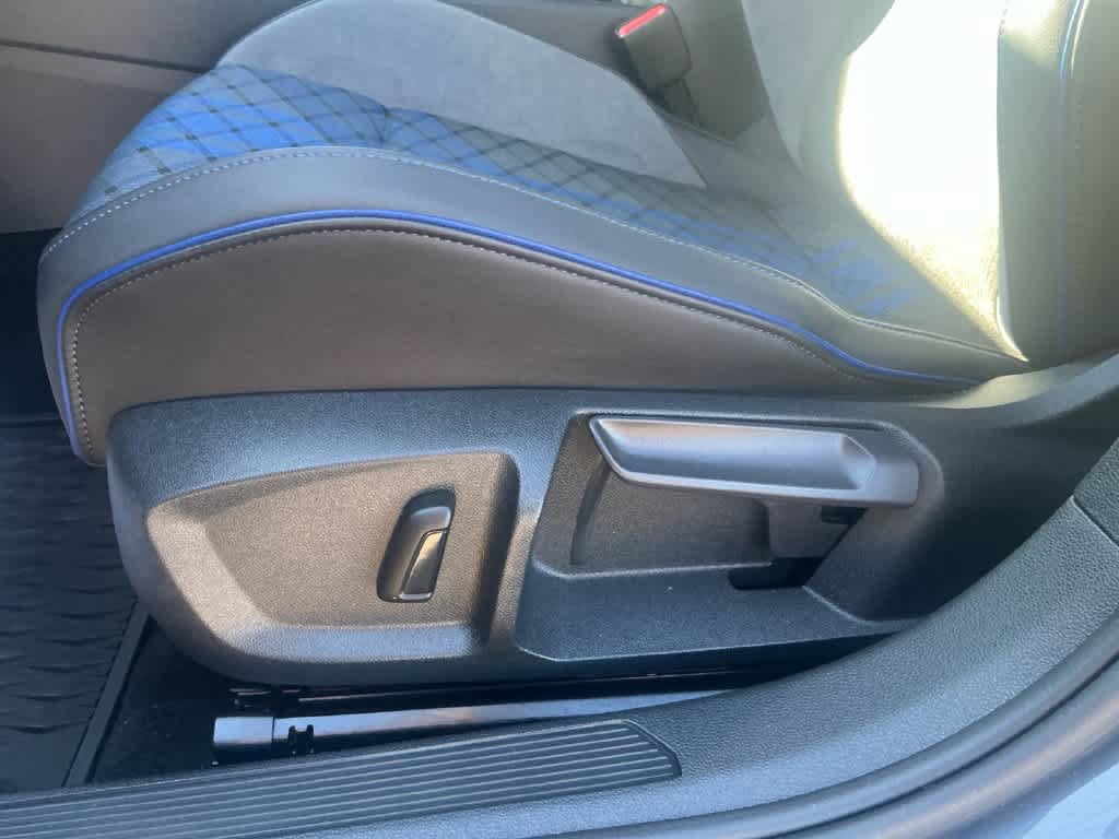 Used 2026 Volkswagen Golf w/ Euro Style Package AWD/4WD image 23
