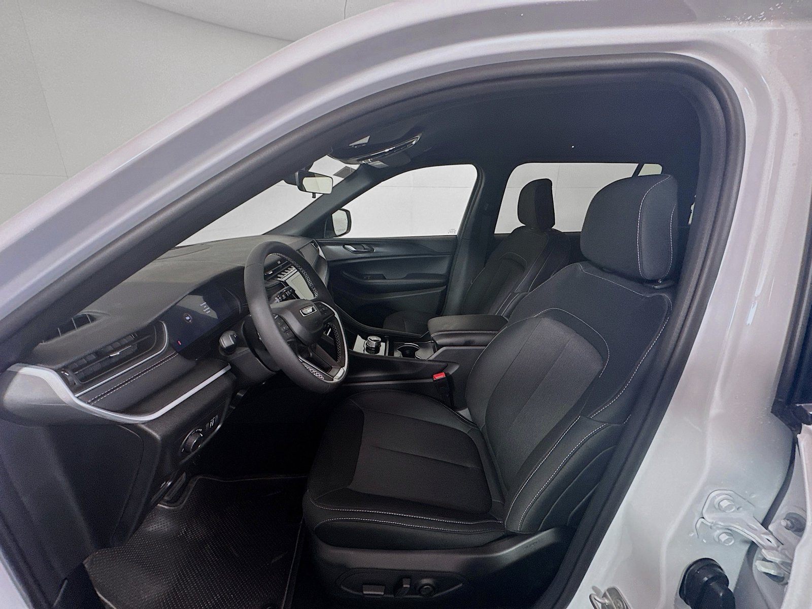 New 2026 Jeep Grand Cherokee L Laredo AWD/4WD image 20