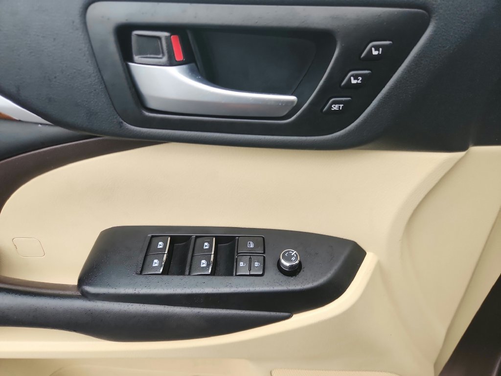 Used 2019 Toyota Highlander Limited AWD/4WD image 20