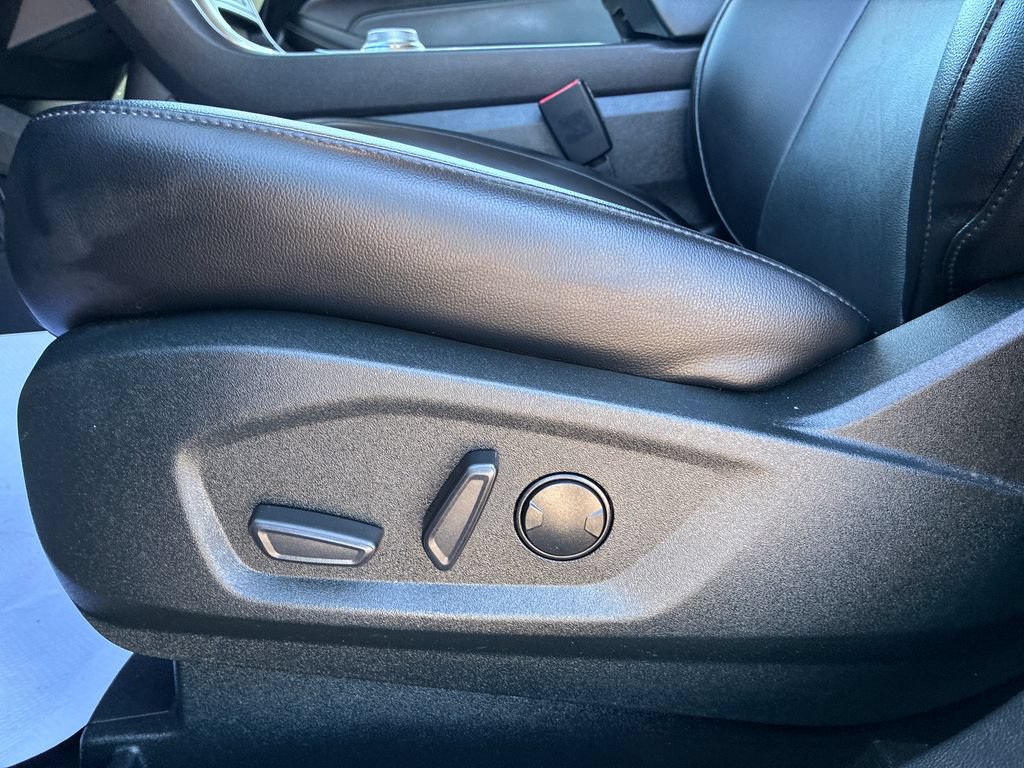 Used 2022 Ford Edge Titanium AWD/4WD image 11