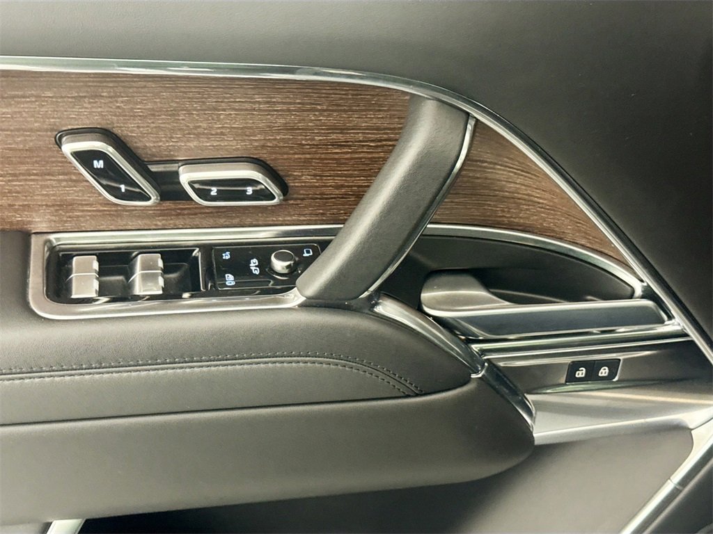 Used 2023 Land Rover Range Rover SE image 17