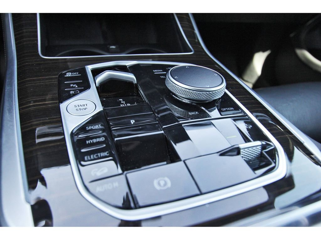 Used 2025 BMW X5 xDrive50e image 25