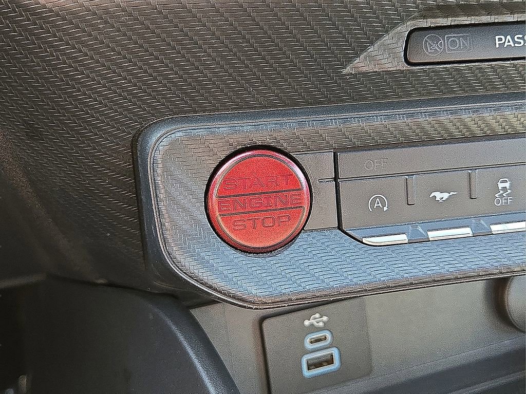 Used 2024 Ford Mustang EcoBoost image 30