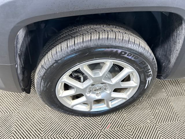 Used 2022 Jeep Renegade Latitude image 10