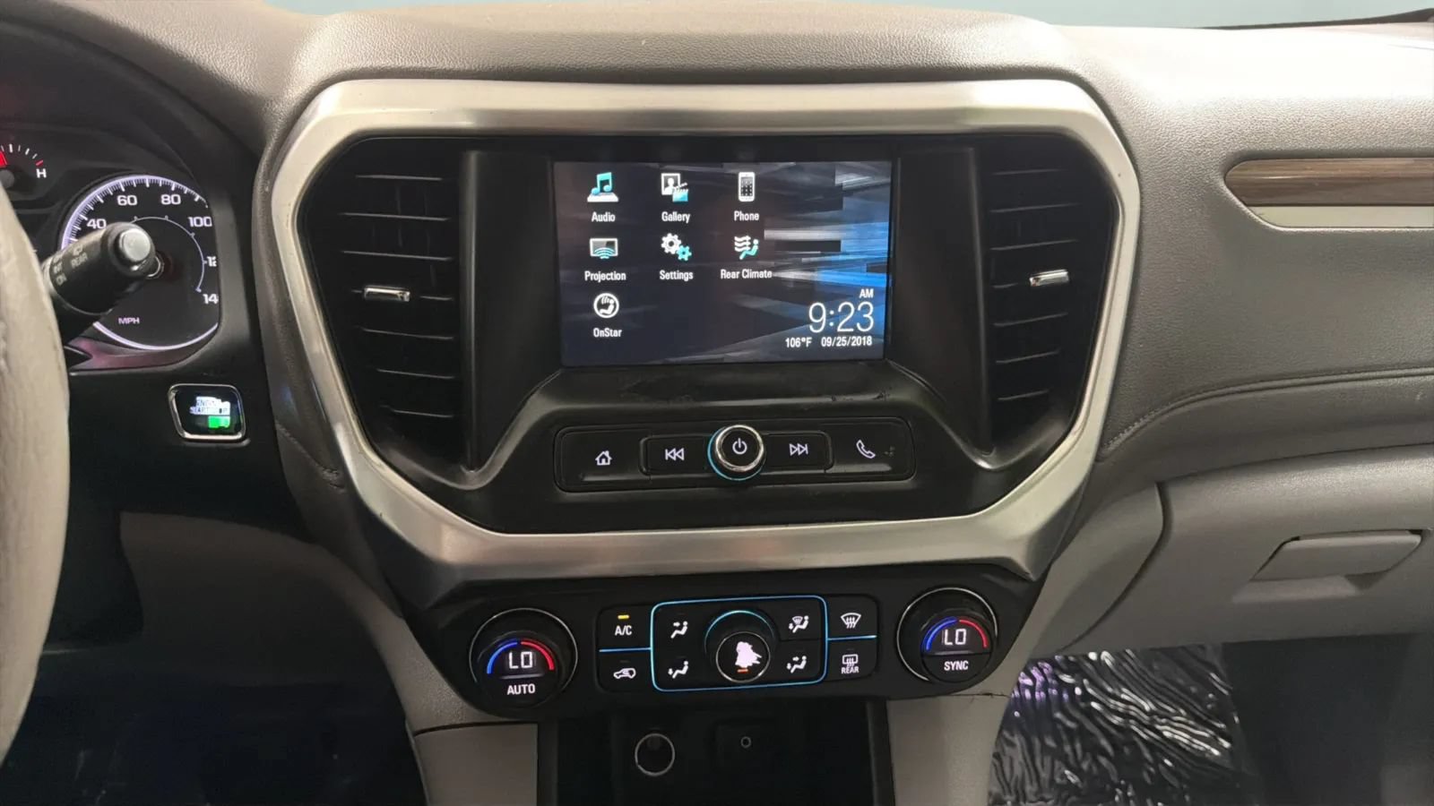 Used 2018 GMC Acadia SLE FWD image 14