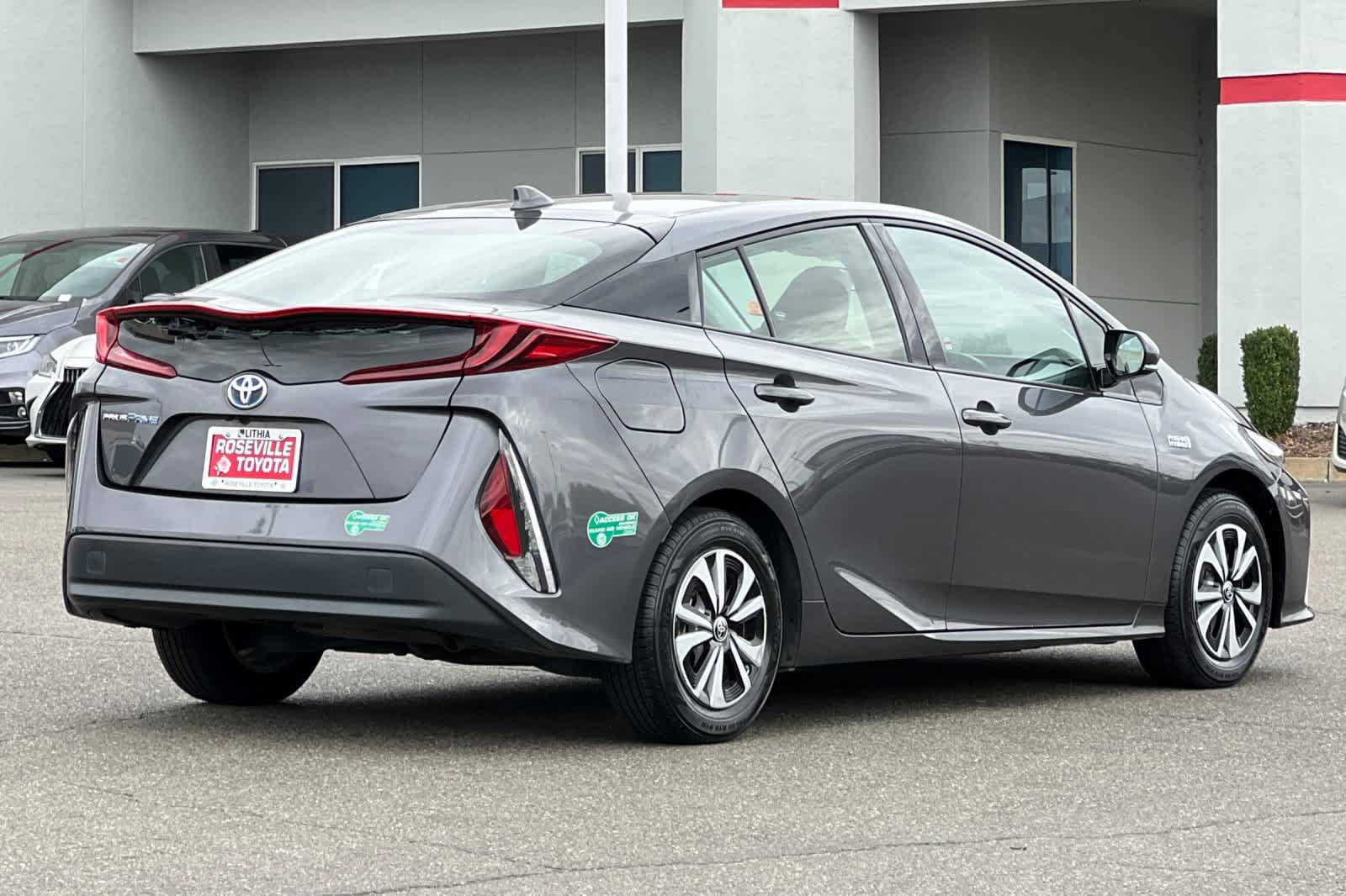 Certified 2017 Toyota Prius Prime Plus w/ Carpet Mat Package FWD image 2