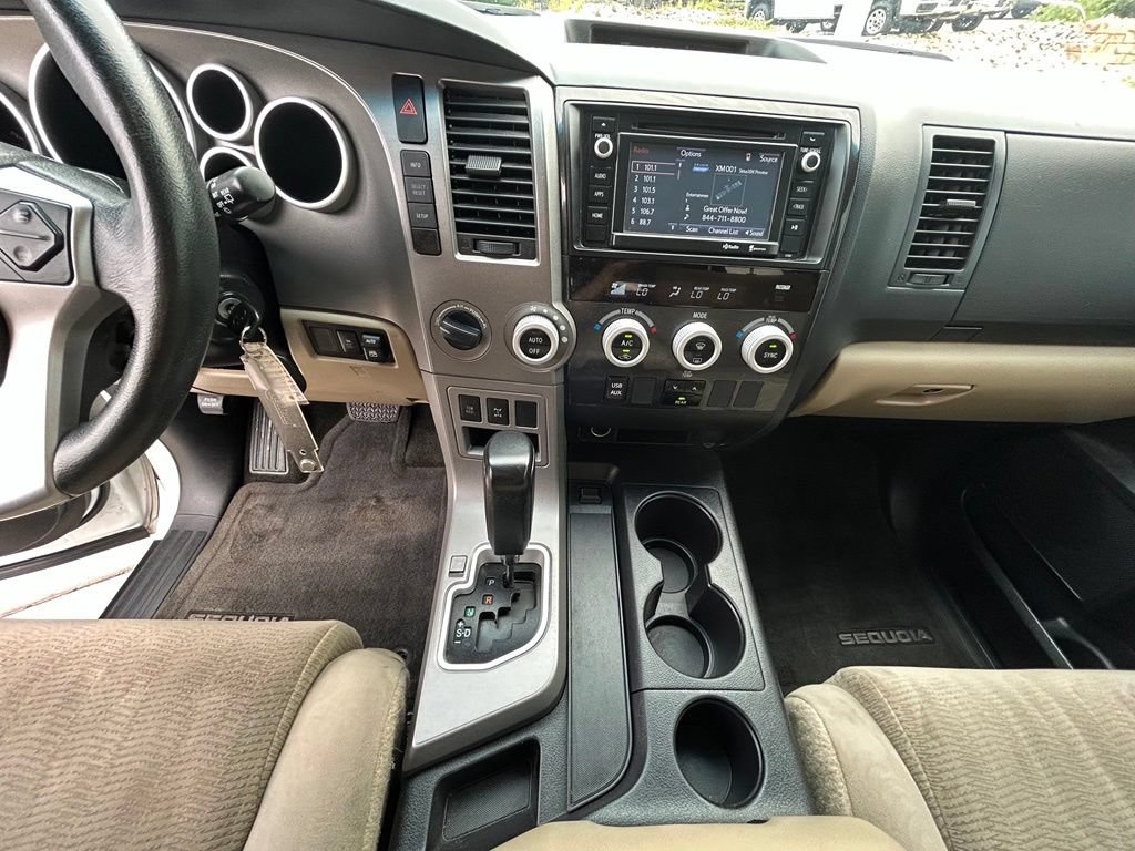 Used 2014 Toyota Sequoia SR5 AWD/4WD image 17