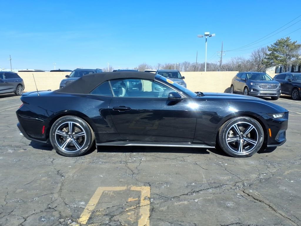 Used 2024 Ford Mustang Premium image 8