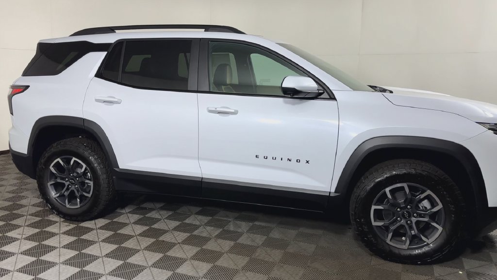 New 2027 Chevrolet Equinox ACTIV w/ Safety and Technology Package AWD/4WD image 2