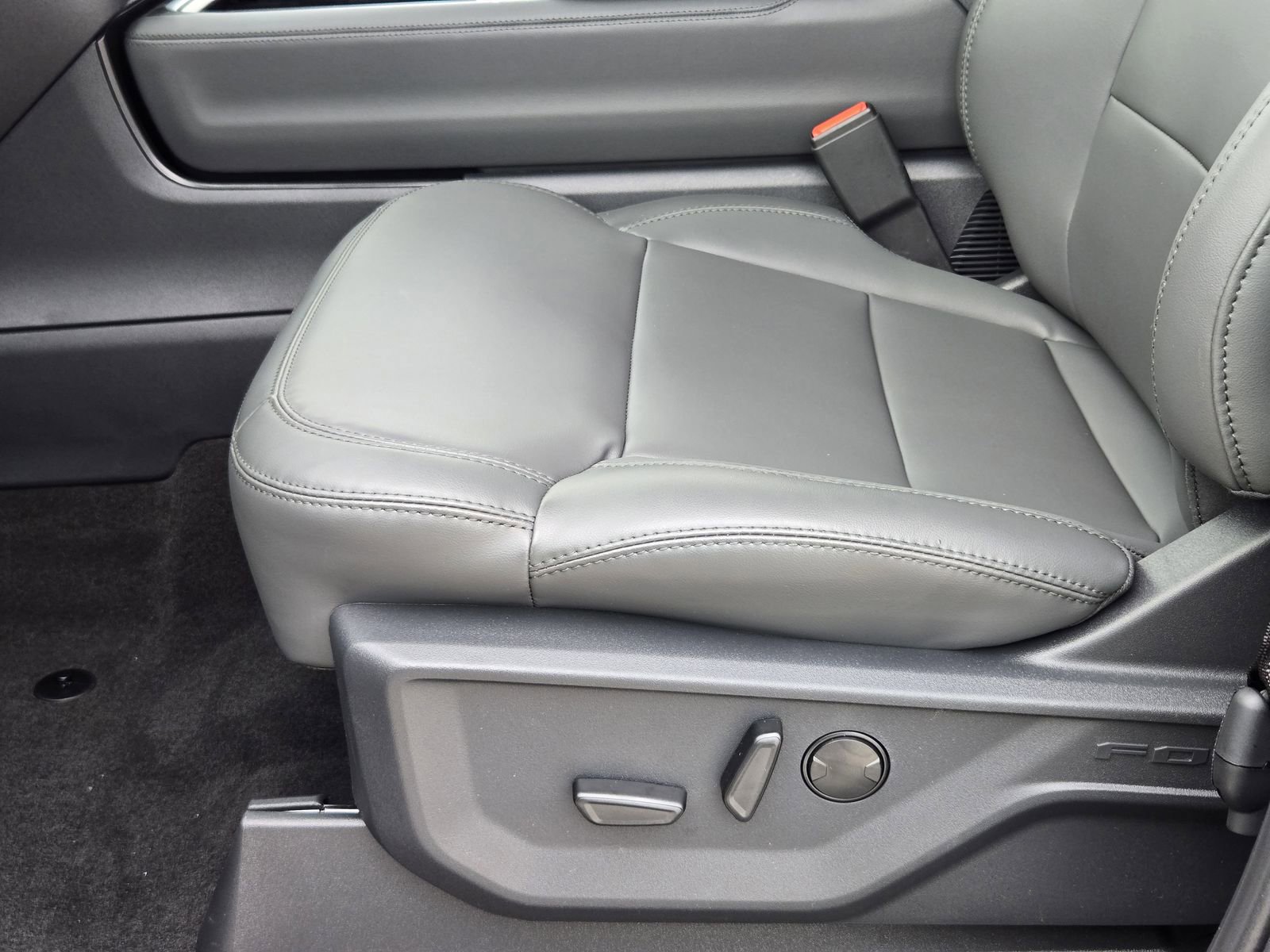 New 2026 Ford Expedition Active RWD image 24