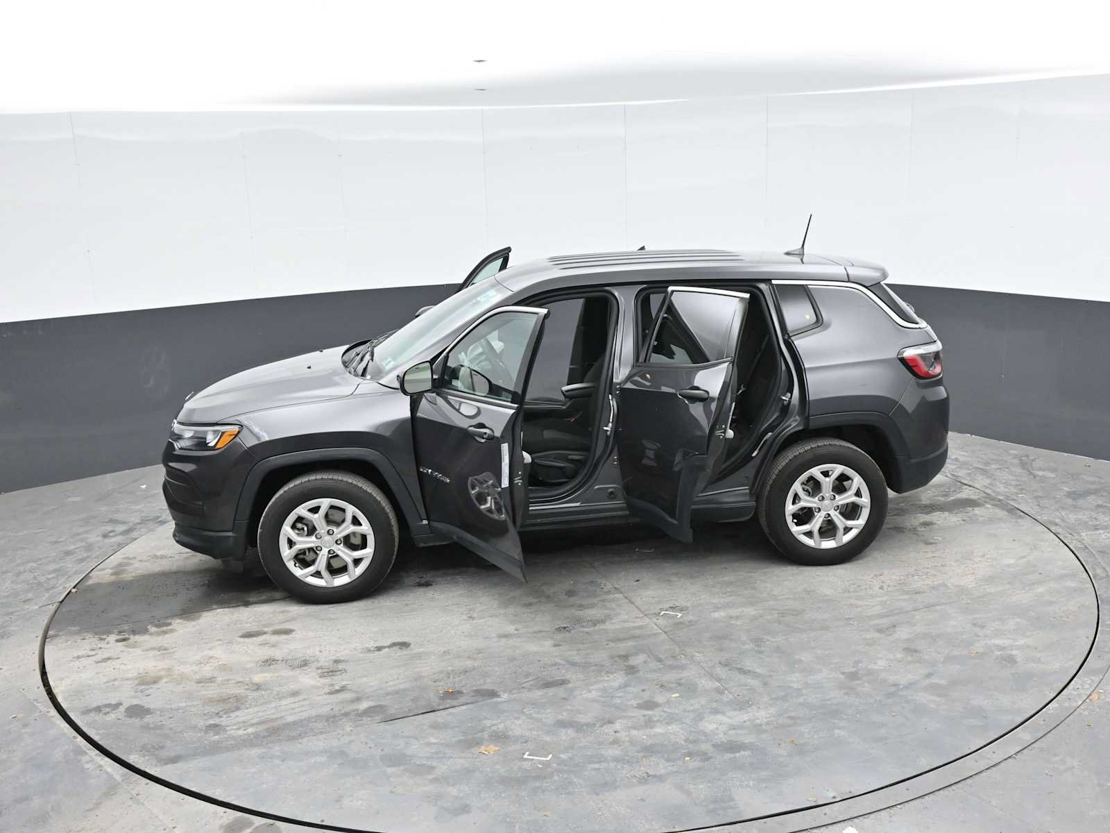 Used 2024 Jeep Compass Sport AWD/4WD image 41