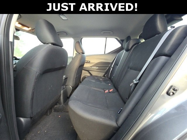 Used 2023 Nissan Kicks S image 7