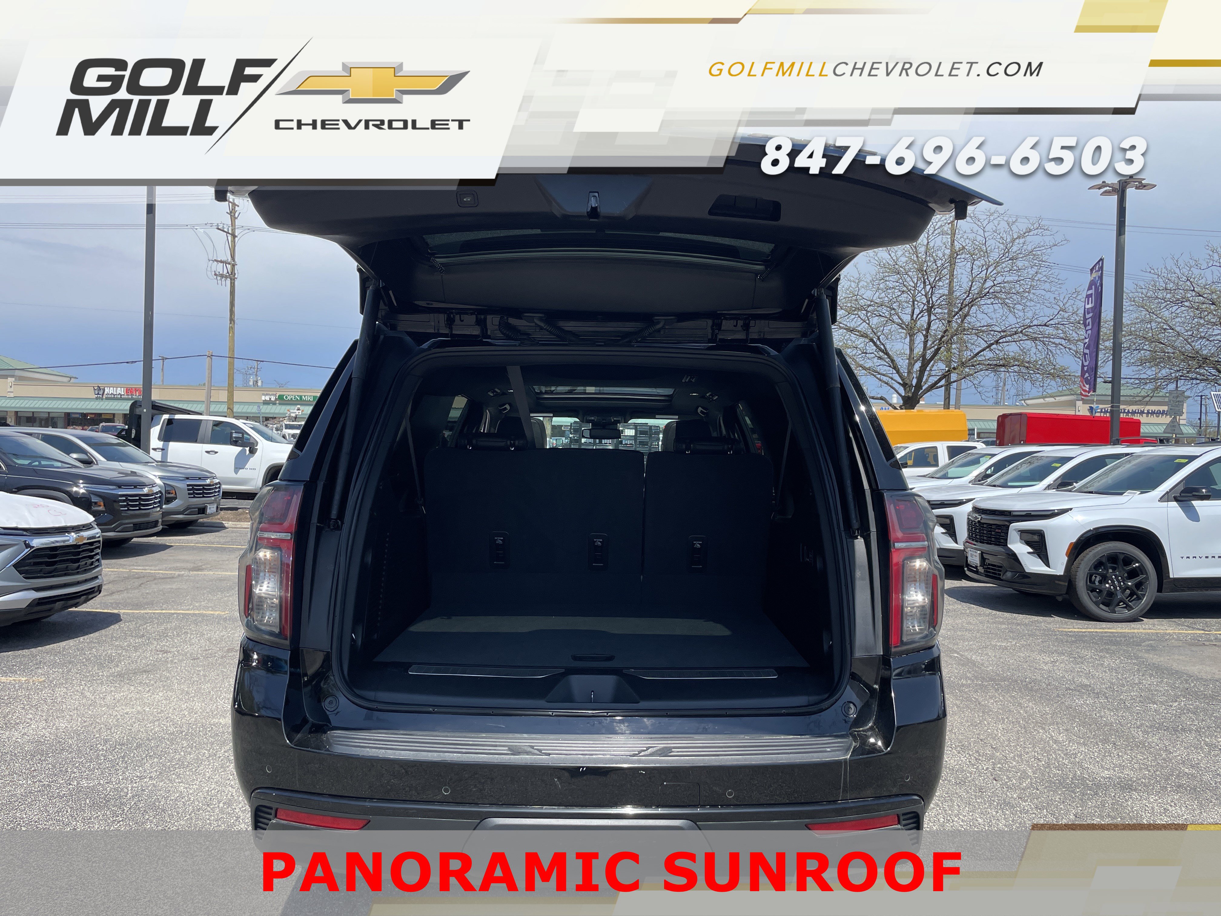 Used 2024 Chevrolet Suburban RST w/ Luxury Package AWD/4WD image 12