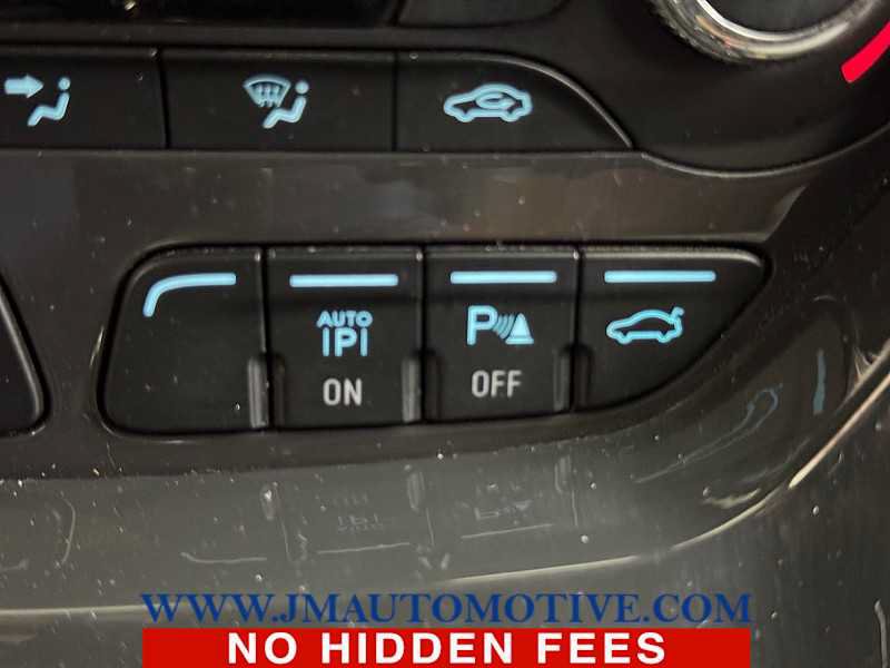 Used 2015 Ford Escape Titanium w/ Equipment Group 301A AWD/4WD image 30