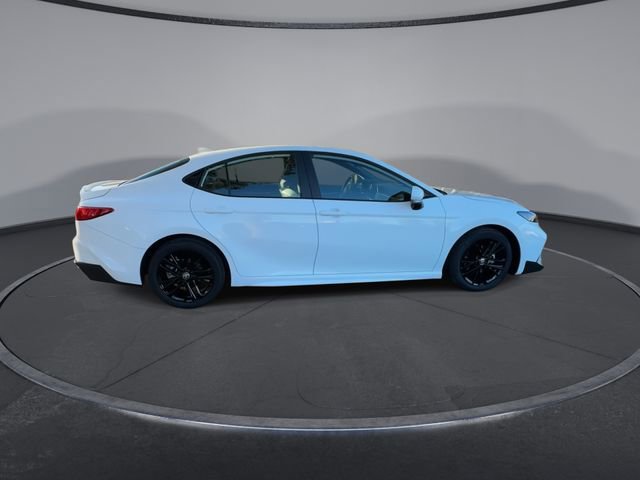 Used 2025 Toyota Camry SE image 17
