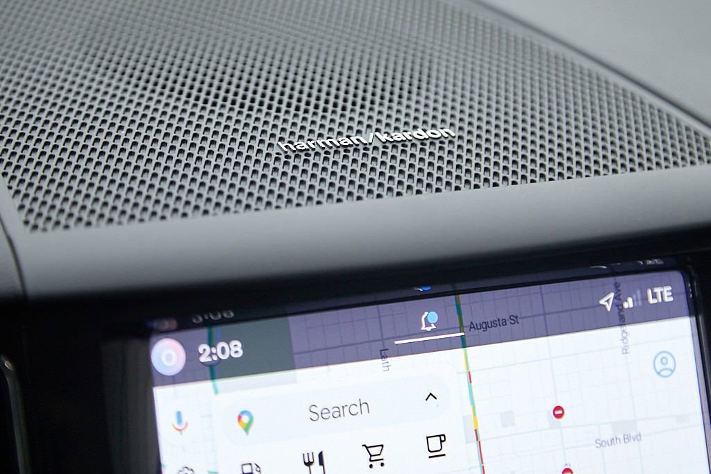 Certified 2024 Volvo XC60 B5 Plus w/ Climate Package image 16