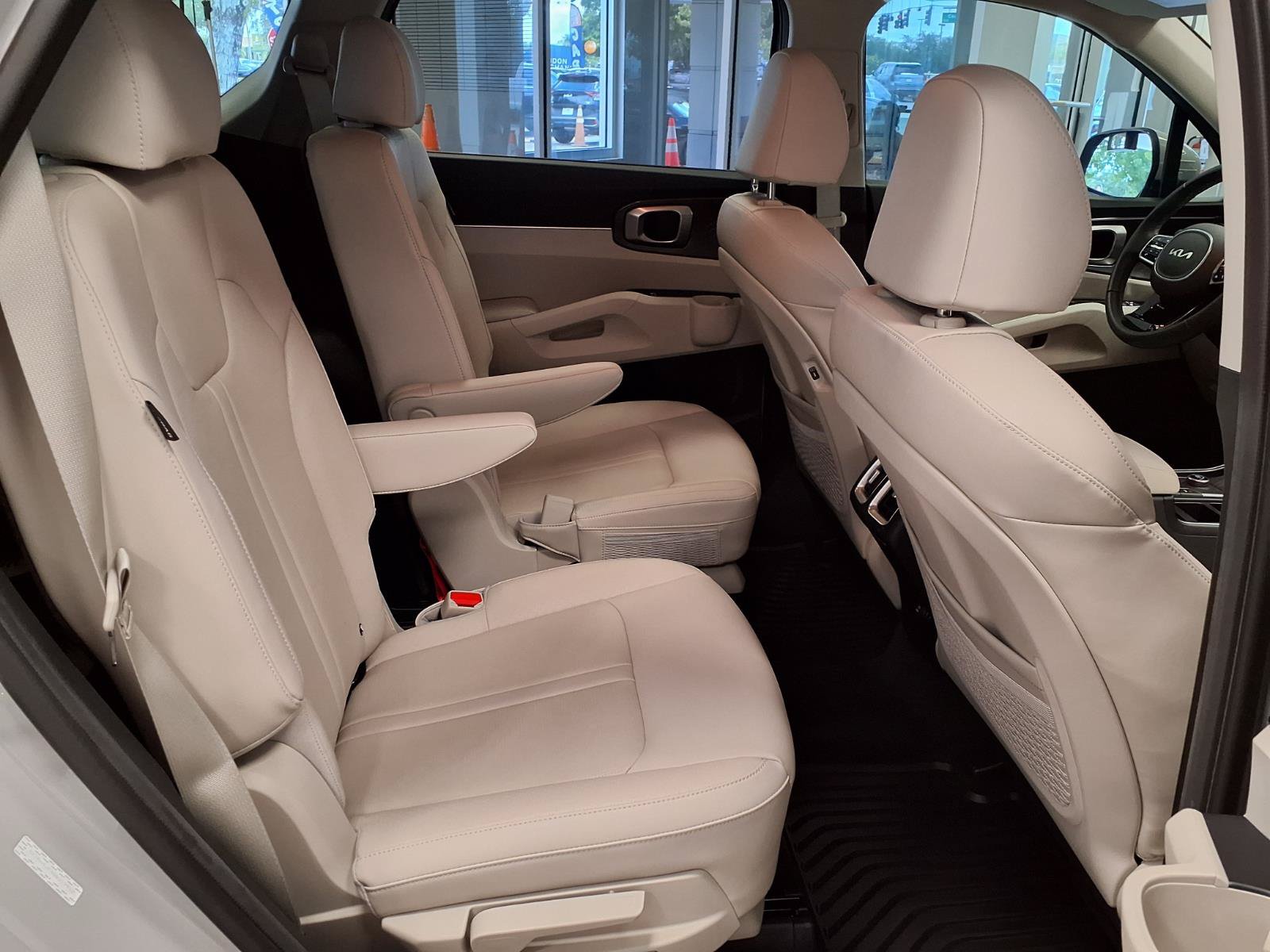 Used 2025 Kia Sorento EX FWD image 14
