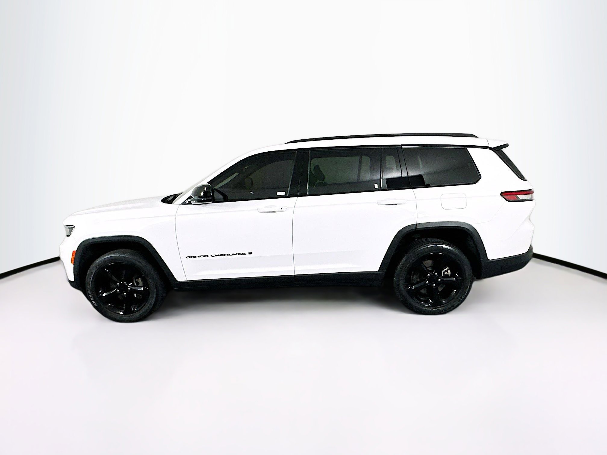 Used 2022 Jeep Grand Cherokee L Laredo AWD/4WD image 4