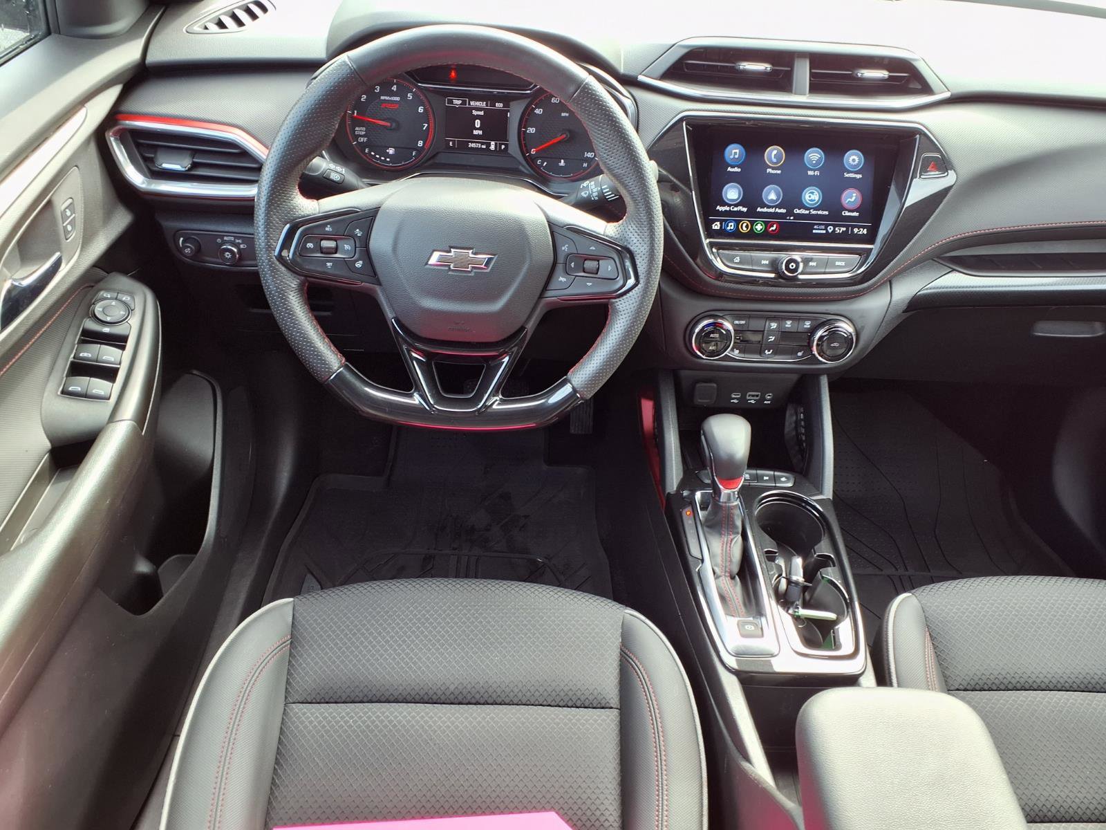 Used 2023 Chevrolet TrailBlazer RS w/ Convenience Package FWD image 2