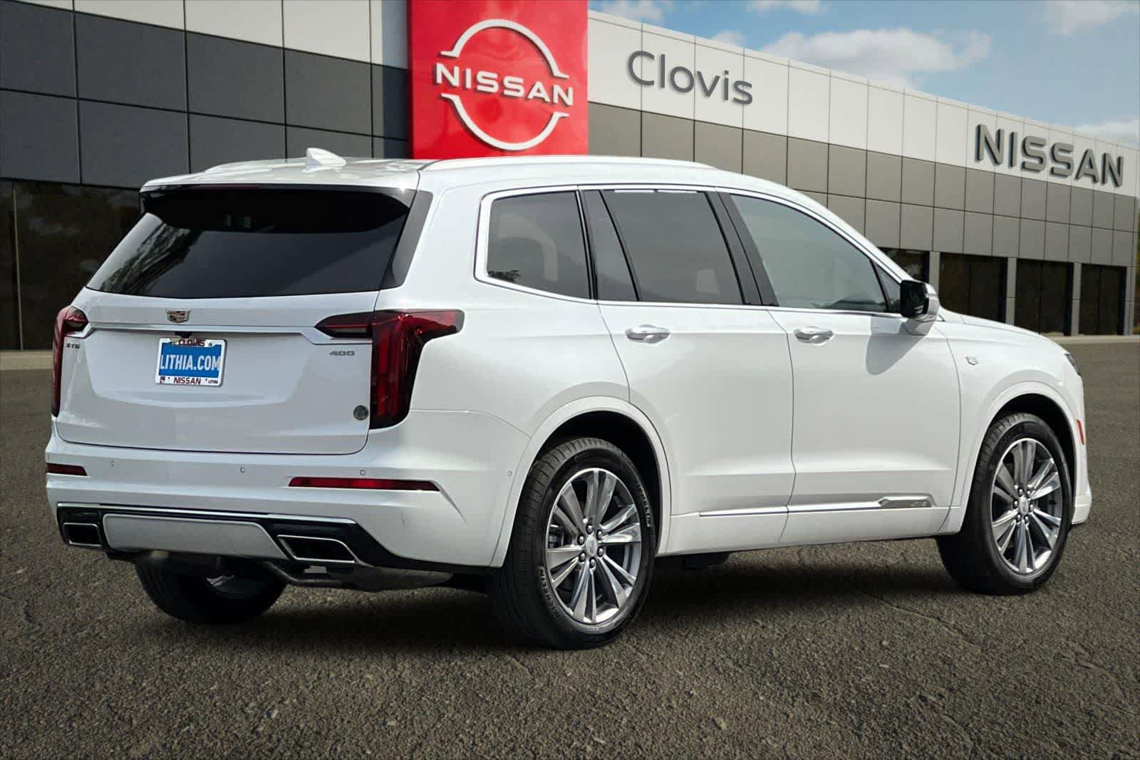 Used 2025 Cadillac XT6 Premium Luxury w/ Technology Package image 3