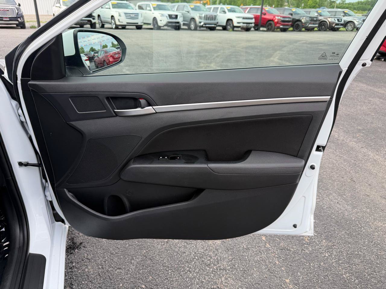 Used 2020 Hyundai Elantra SEL w/ Cargo Package (C1) FWD image 19