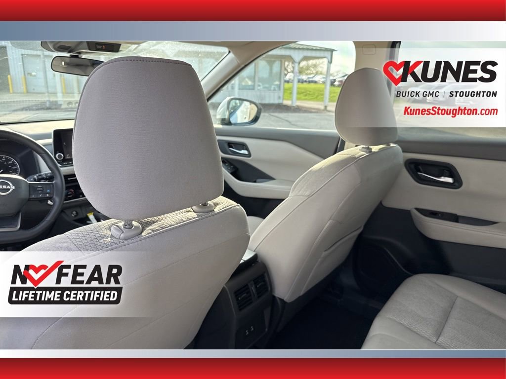 Used 2025 Nissan Rogue SV image 40