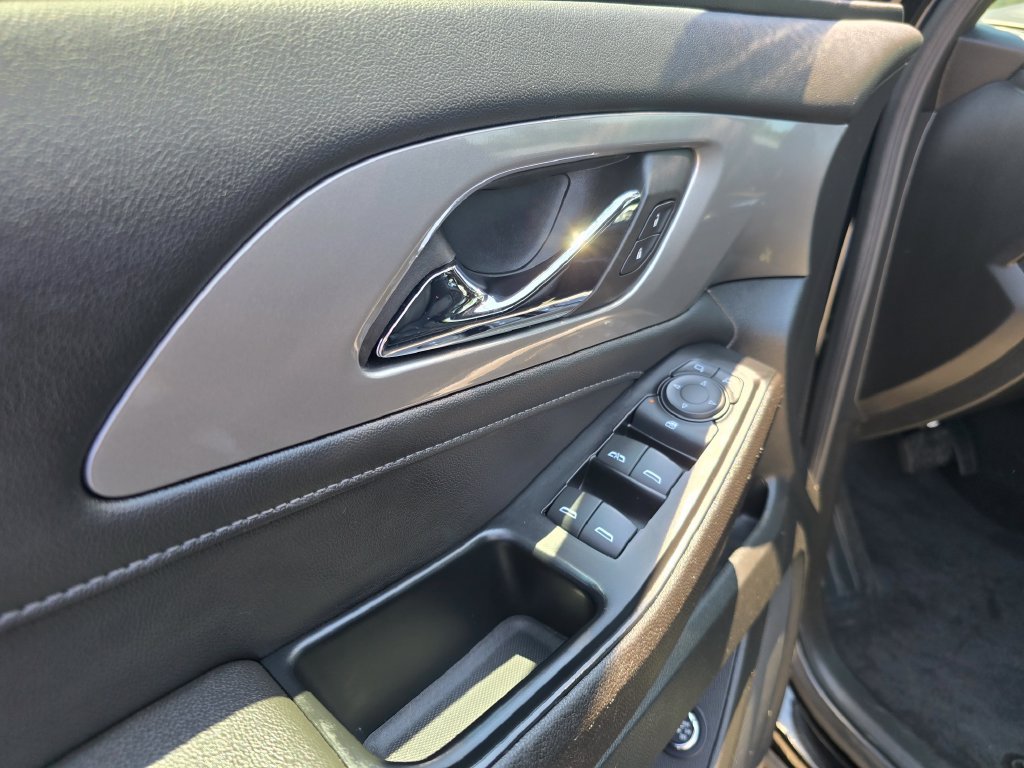 Certified 2023 Chevrolet Traverse LT FWD image 11
