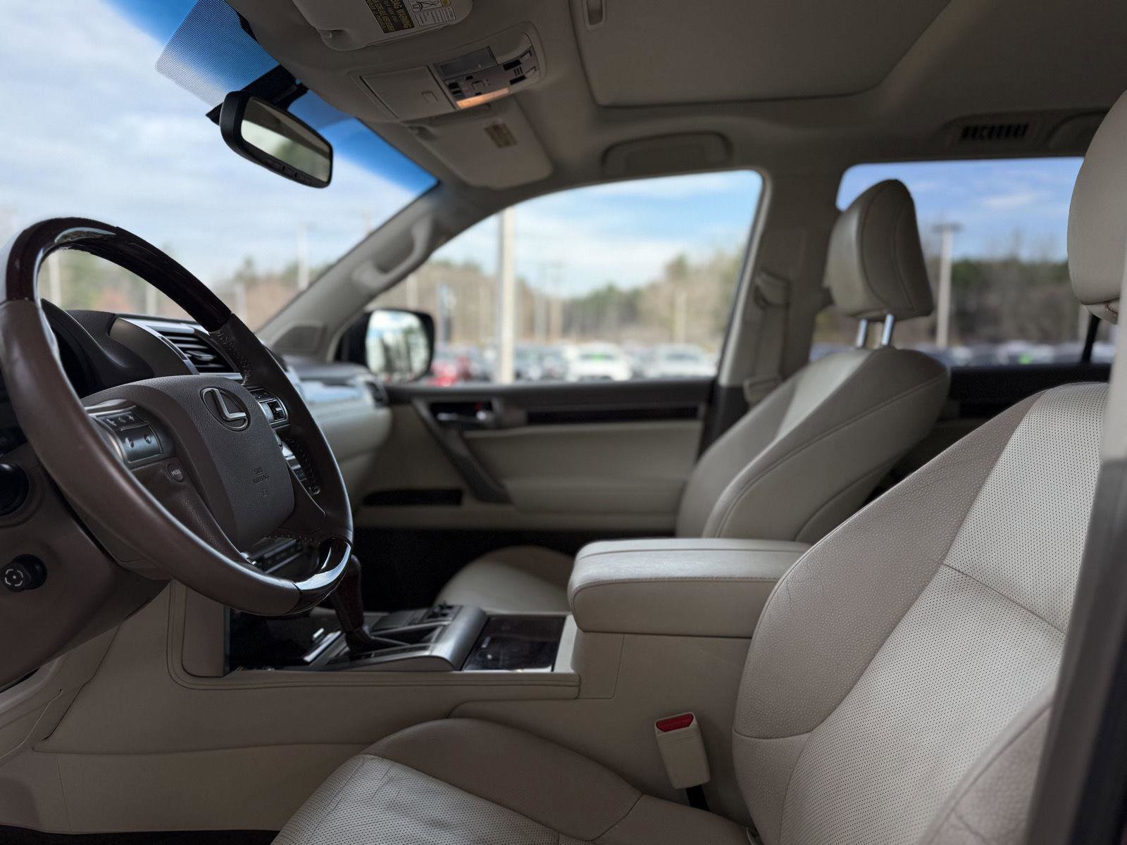 Used 2014 Lexus GX 460 w/ Premium Package AWD/4WD image 10