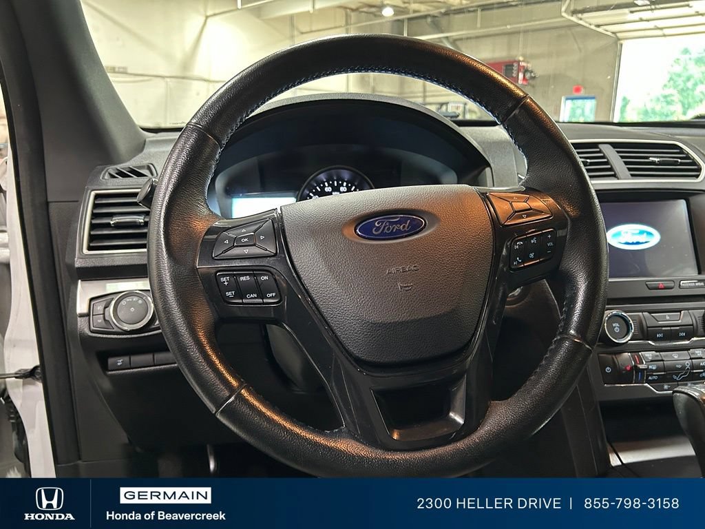 Used 2017 Ford Explorer XLT w/ Equipment Group 202A AWD/4WD image 16