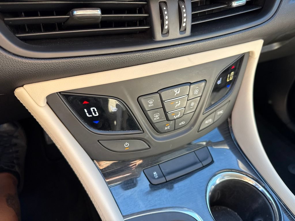 Used 2017 Buick Envision Essence AWD/4WD image 13