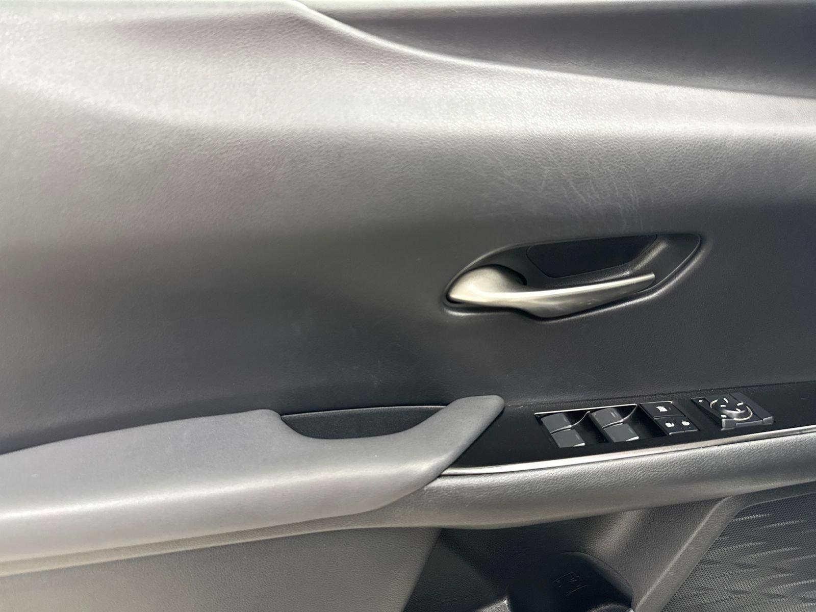 Used 2020 Lexus UX 200 w/ Accessory Package FWD image 36