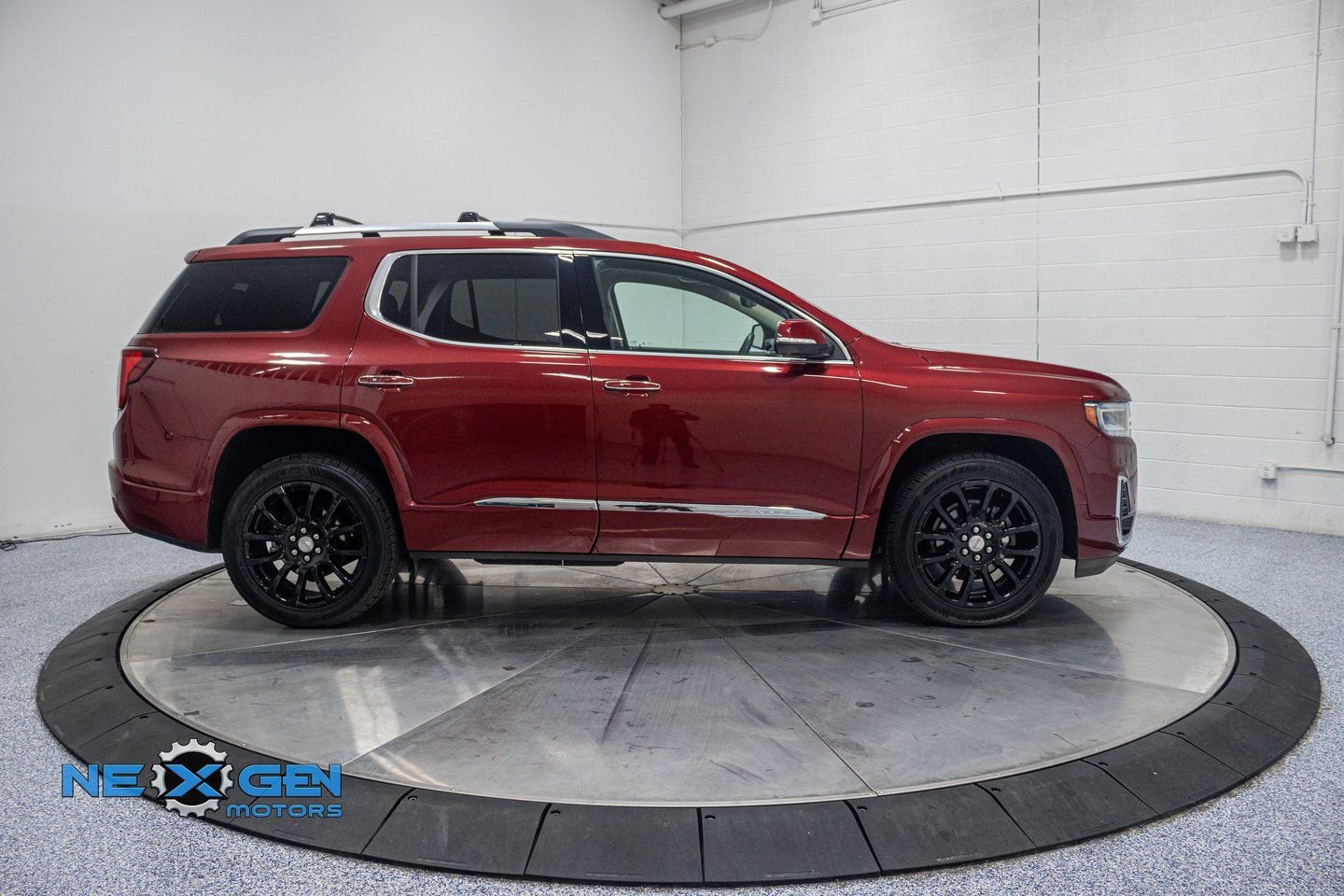 Used 2020 GMC Acadia Denali w/ Denali Ultimate Package image 8