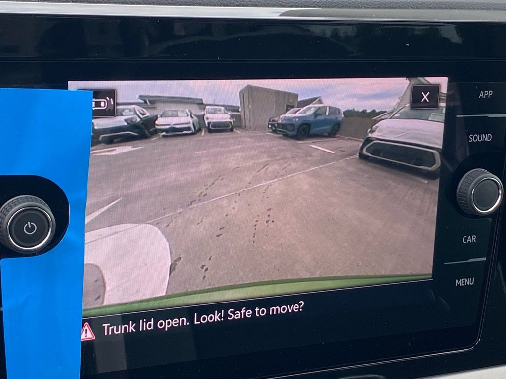 New 2025 Volkswagen Taos SE image 9