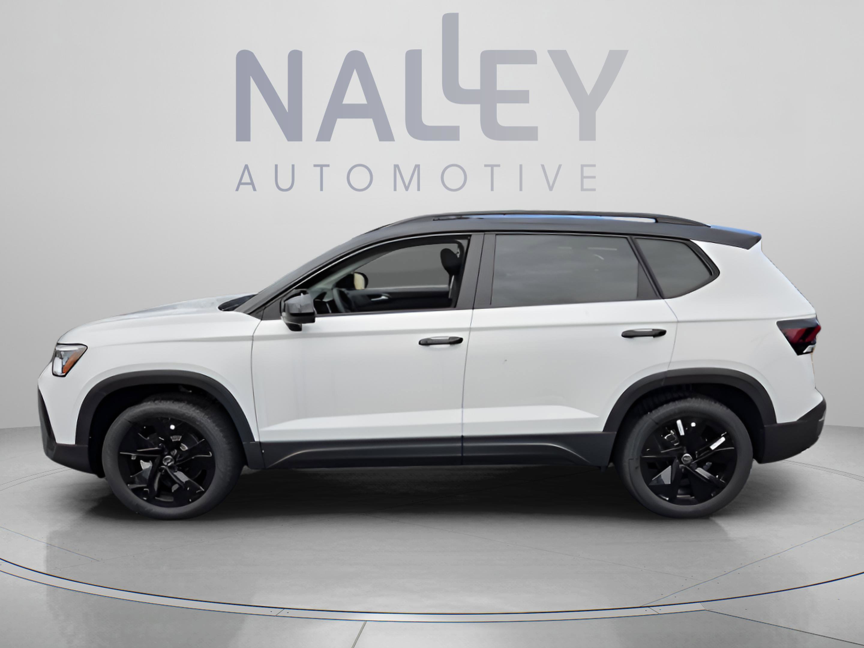 New 2026 Volkswagen Taos SE FWD image 2