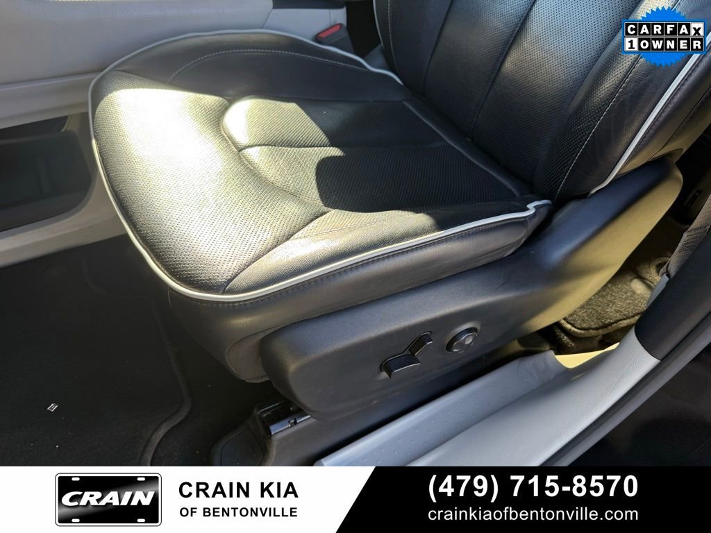 Used 2023 Chrysler Pacifica Limited image 25