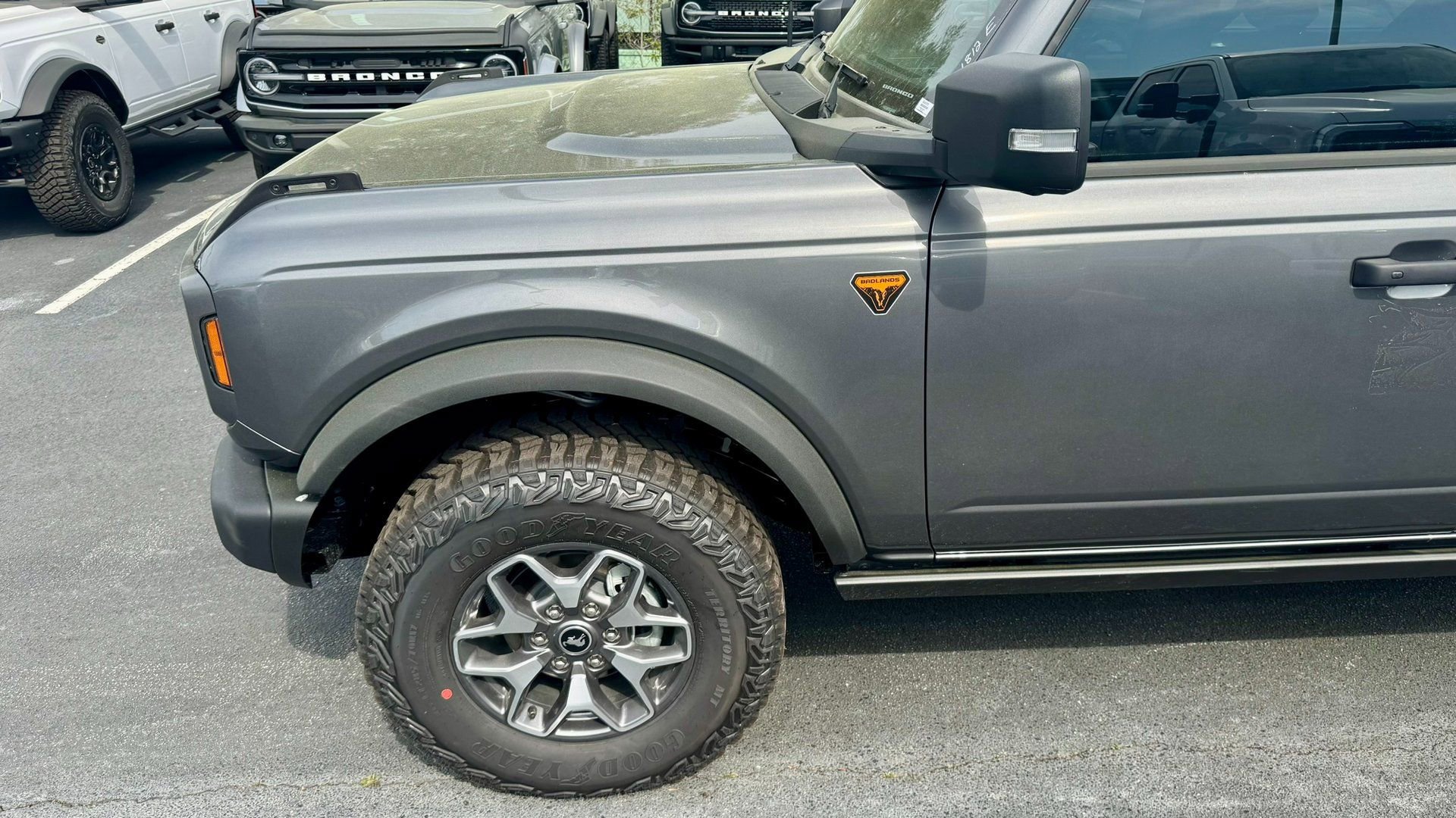 New 2025 Ford Bronco Badlands image 14