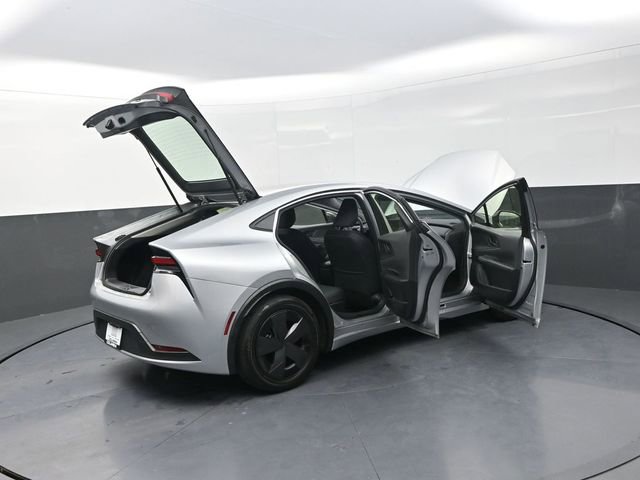 Used 2024 Toyota Prius LE image 33