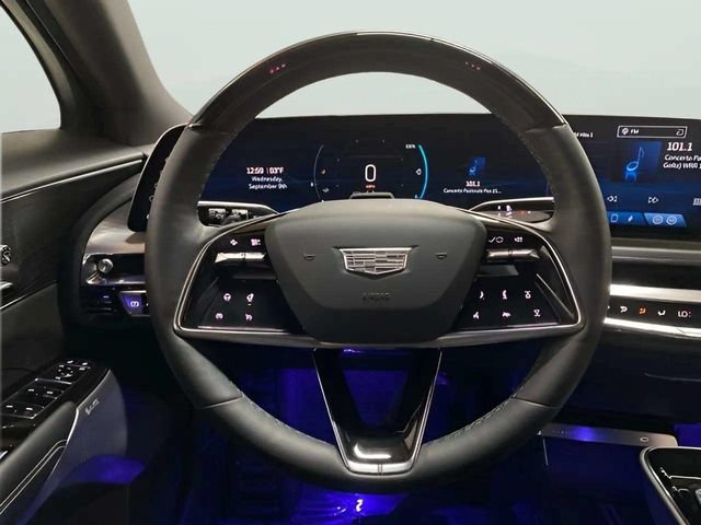 Used 2023 Cadillac Lyriq 2WD image 11