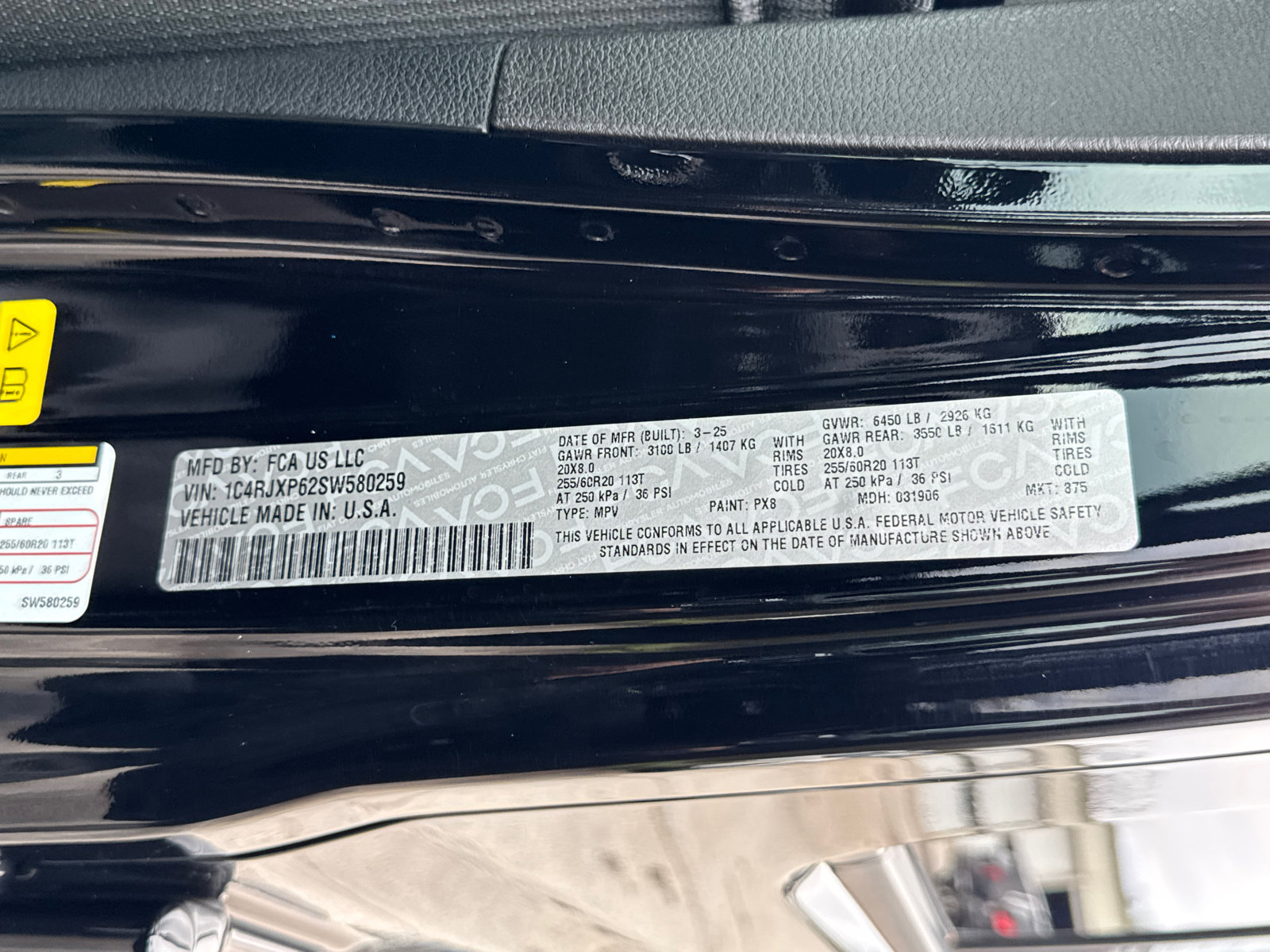 Used 2025 Jeep Wrangler Sahara image 30