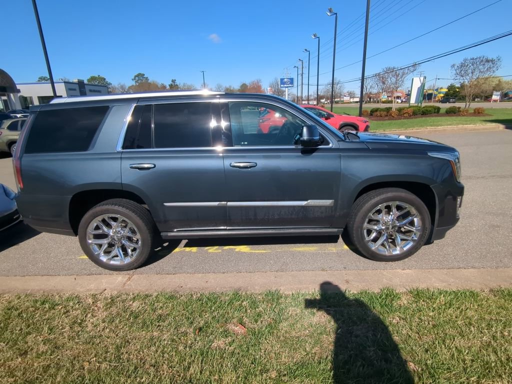 Used 2020 Cadillac Escalade Premium Luxury image 2