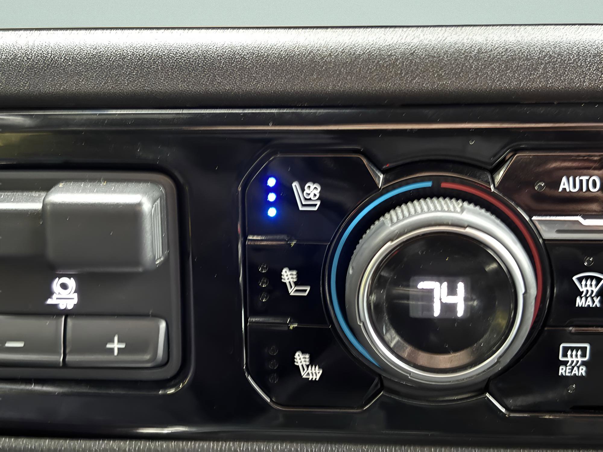 Used 2022 Chevrolet Silverado 1500 High Country image 53