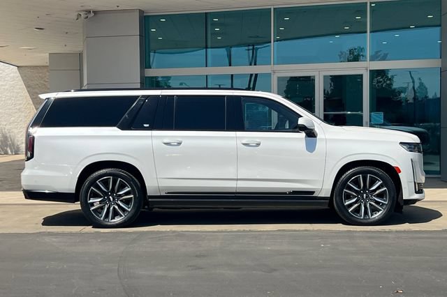 Used 2021 Cadillac Escalade ESV Sport w/ Driver Assist Tech Package AWD/4WD image 3