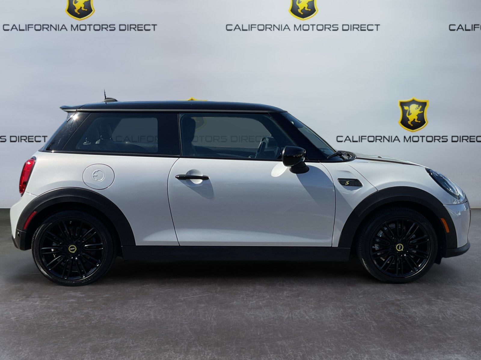 Used 2023 MINI Cooper SE FWD image 4